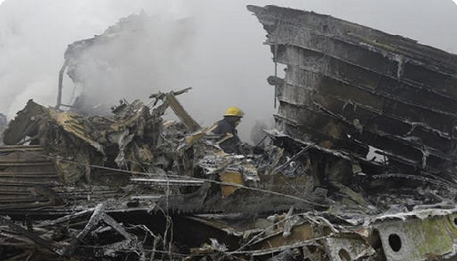 Pilot, co-pilot killed in fiery UPS cargo plane crash at 